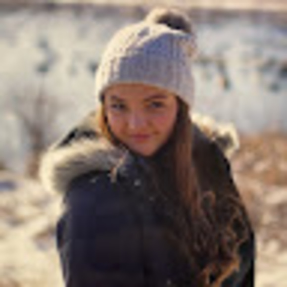 Meet your Posher, Amaya - Picture 1 of 1